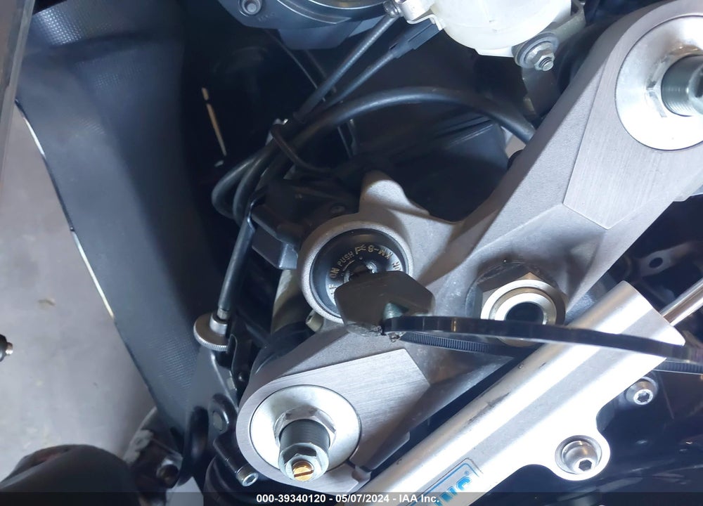 2006 KAWASAKI ZX1000 D6F VIN: JKAZXCD166A005675