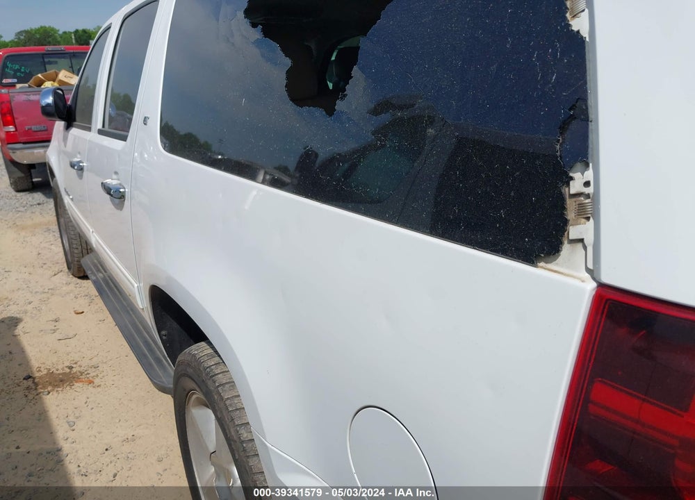 2012 CHEVROLET SUBURBAN 1500 LT VIN: 1GNSCJE02CR271017