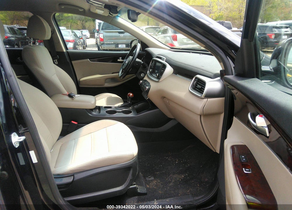 2018 KIA SORENTO VIN: 5XYPGDA3XJG418975