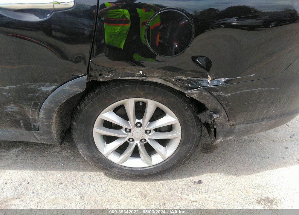 2018 KIA SORENTO VIN: 5XYPGDA3XJG418975