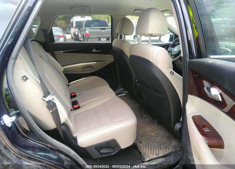 2018 KIA SORENTO VIN: 5XYPGDA3XJG418975