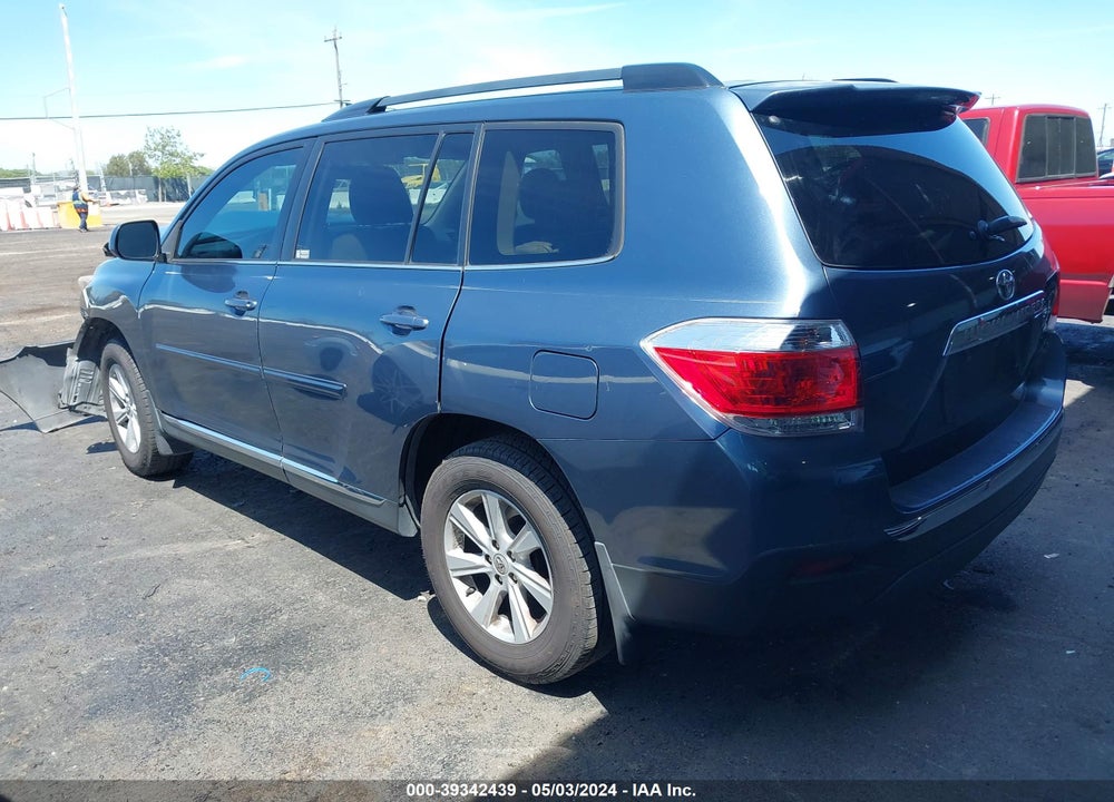 2013 TOYOTA HIGHLANDER BASE PLUS VIN: 5TDZA3EH3DS041147