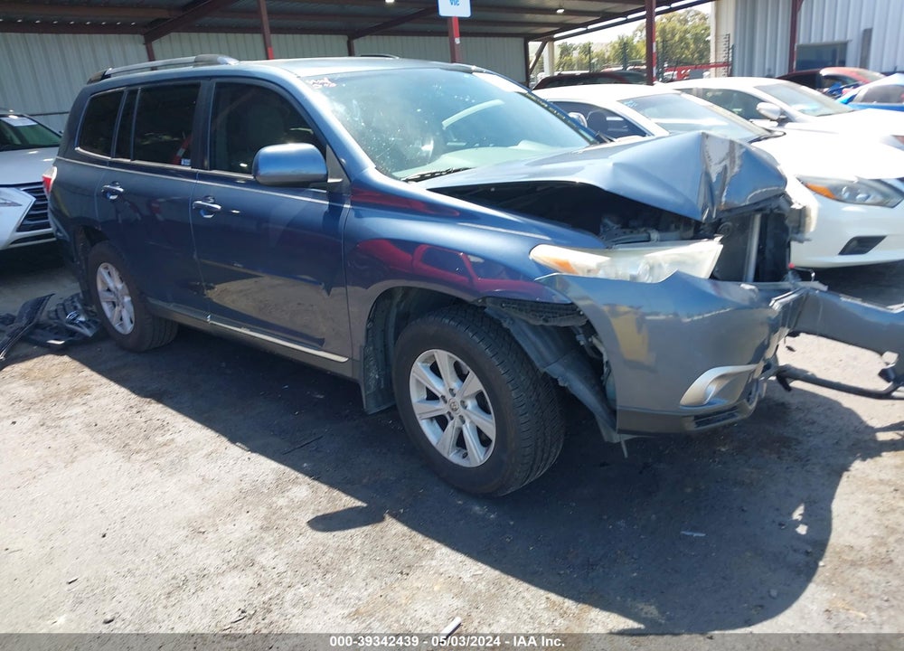 2013 TOYOTA HIGHLANDER BASE PLUS VIN: 5TDZA3EH3DS041147