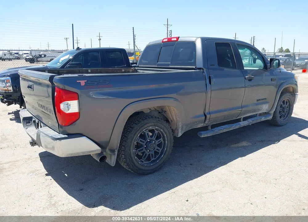 2017 TOYOTA TUNDRA SR5 5.7L V8 VIN: 5TFUW5F1XHX595097