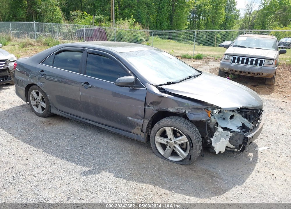 2014 TOYOTA CAMRY SE VIN: 4T1BF1FK6EU838471