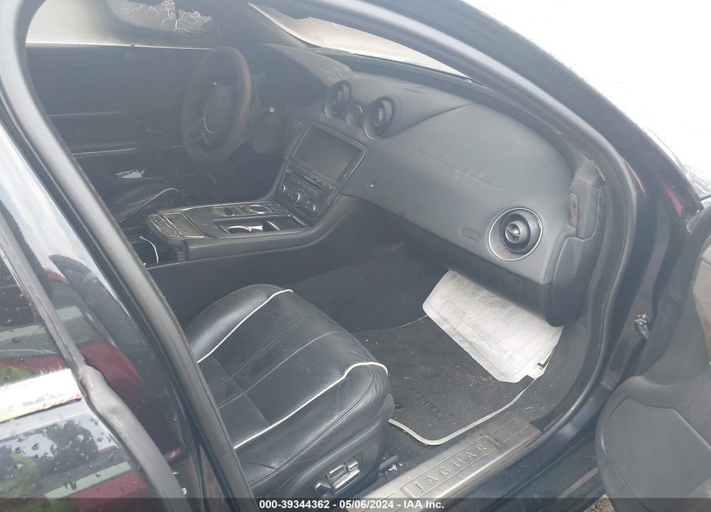 2012 JAGUAR XJ SUPERCHARGED VIN: SAJWA1GE3CMV28001
