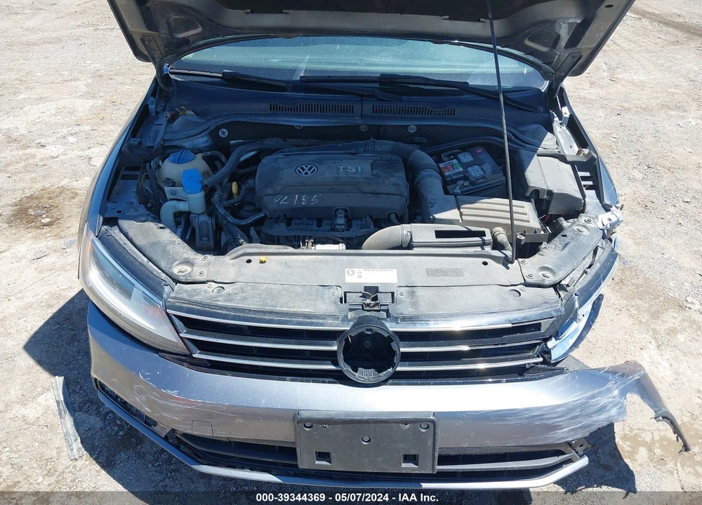 2015 VOLKSWAGEN JETTA 1.8T SE VIN: 3VWD17AJ5FM258368