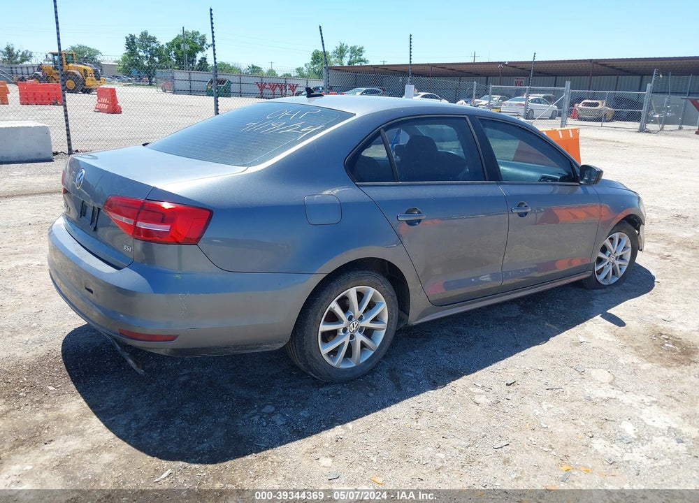 2015 VOLKSWAGEN JETTA 1.8T SE VIN: 3VWD17AJ5FM258368