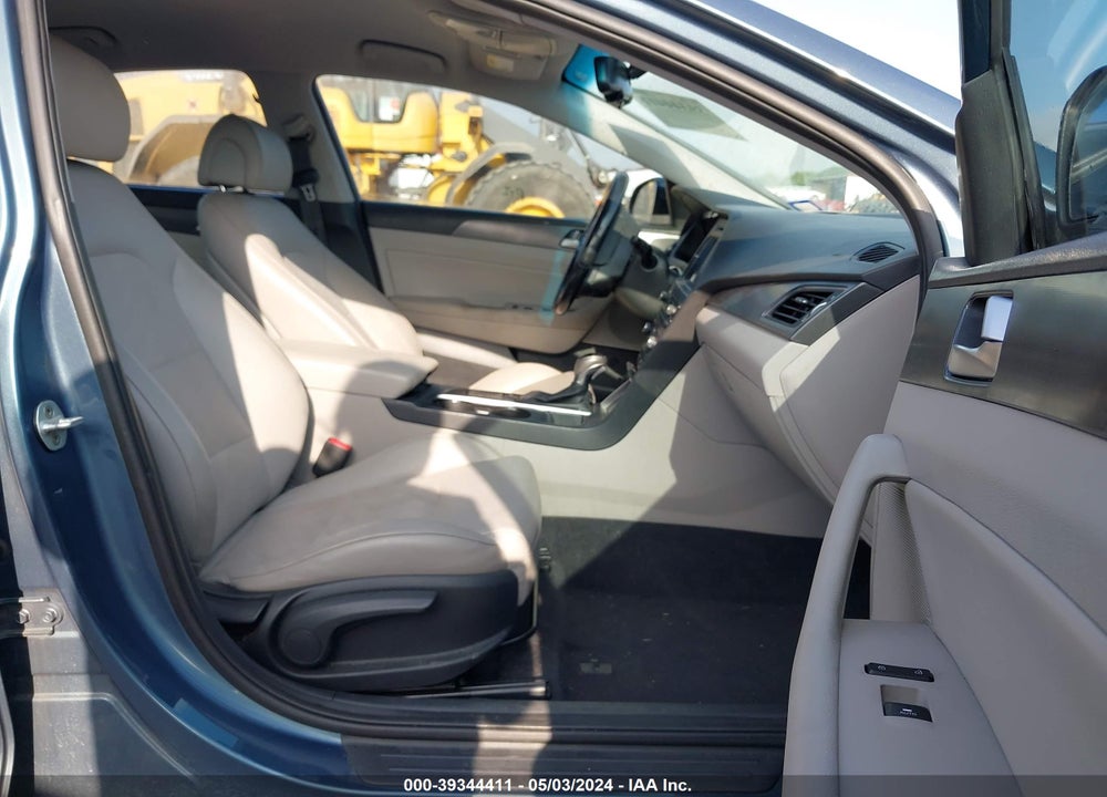 2016 HYUNDAI SONATA SPORT VIN: 5NPE34AF9GH421106