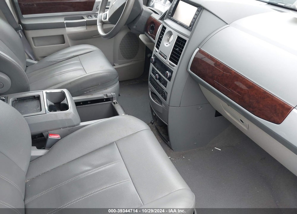 2010 CHRYSLER TOWN & COUNTRY TOURING VIN: 2A4RR5DX3AR136318
