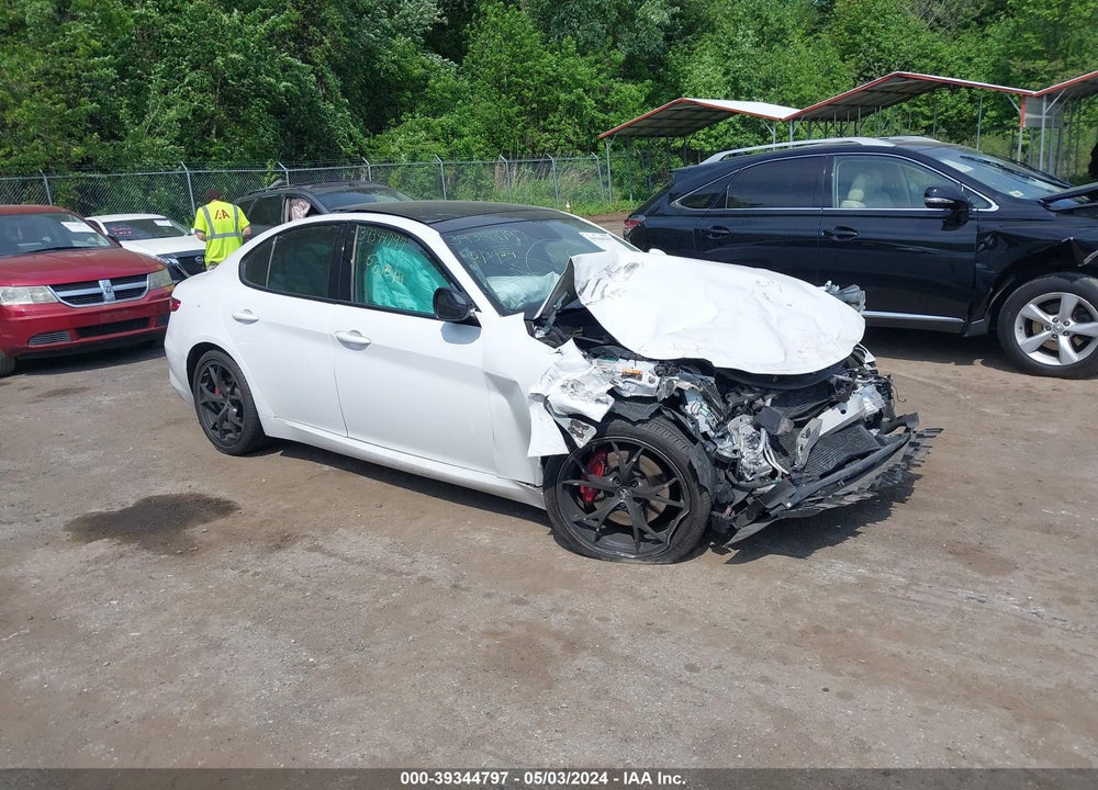 2017 ALFA ROMEO GIULIA AWD VIN: ZARFAEDNXH7540720