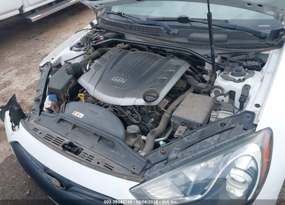 2015 HYUNDAI GENESIS 3.8 BASE VIN: KMHHU6KJXFU123396