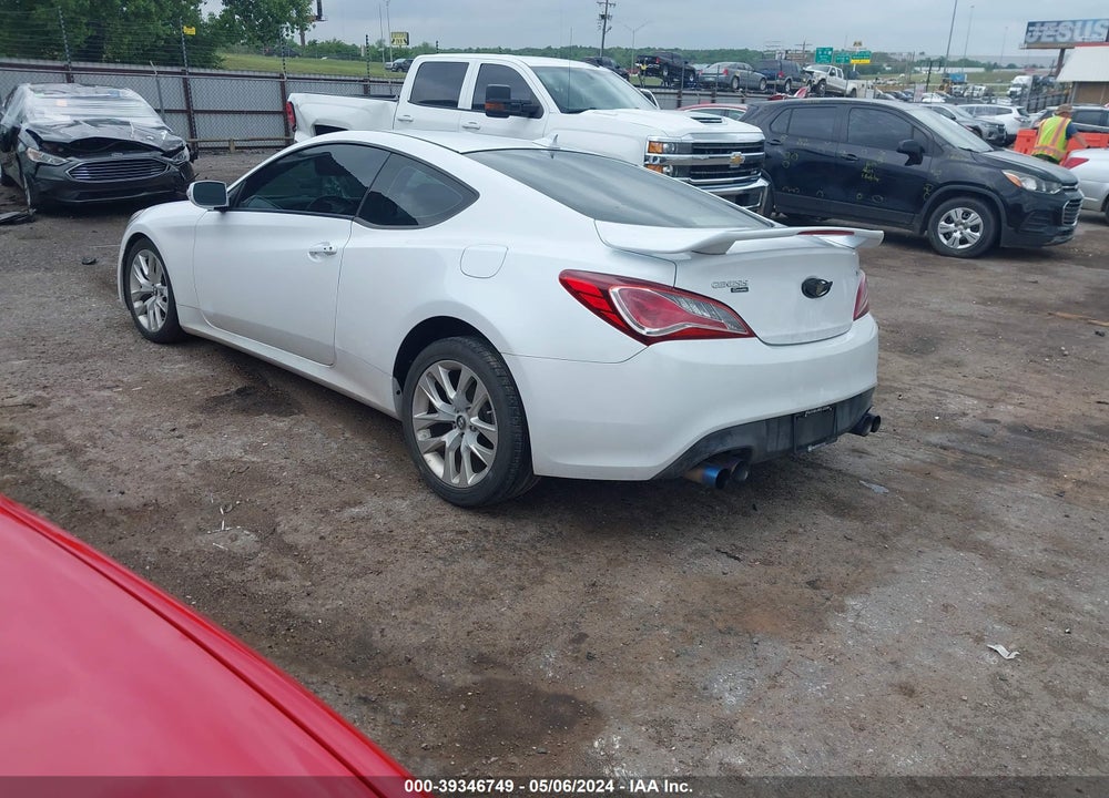 2015 HYUNDAI GENESIS 3.8 BASE VIN: KMHHU6KJXFU123396