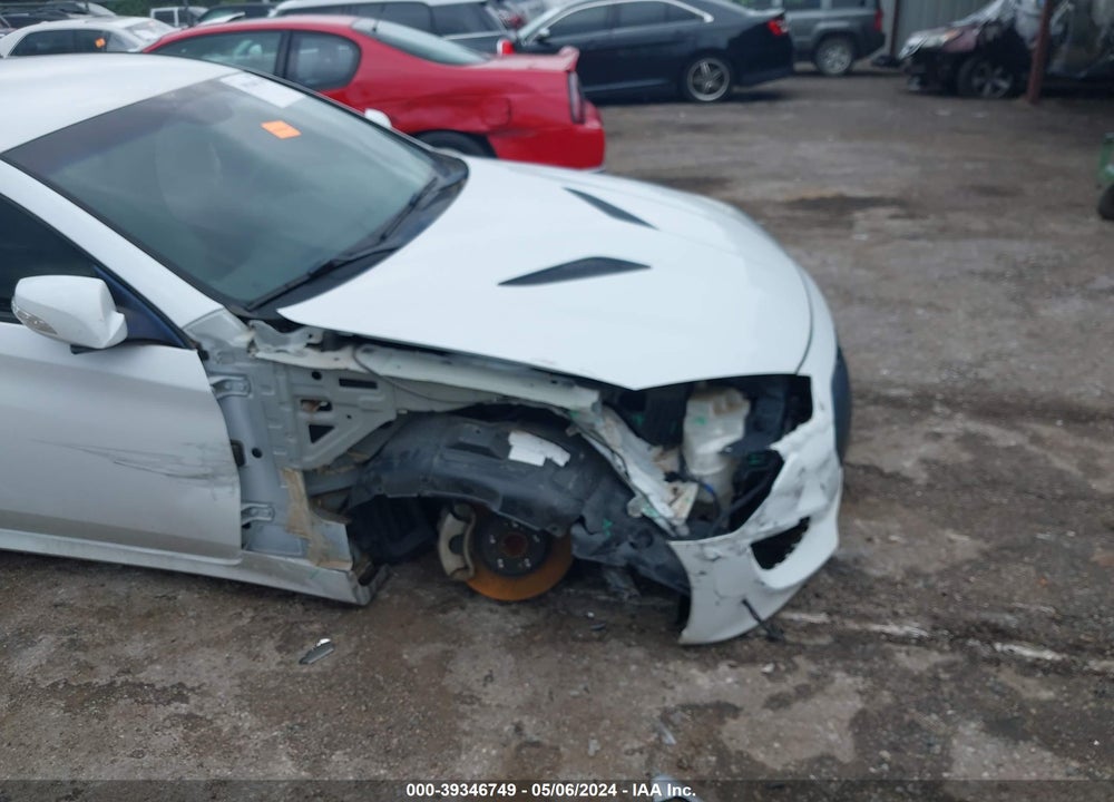 2015 HYUNDAI GENESIS 3.8 BASE VIN: KMHHU6KJXFU123396
