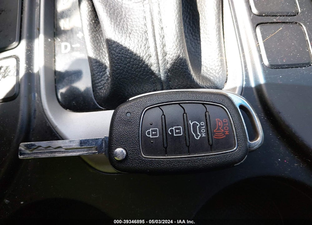 2018 HYUNDAI SANTA FE SPORT 2.4L VIN: 5NMZTDLB2JH106745