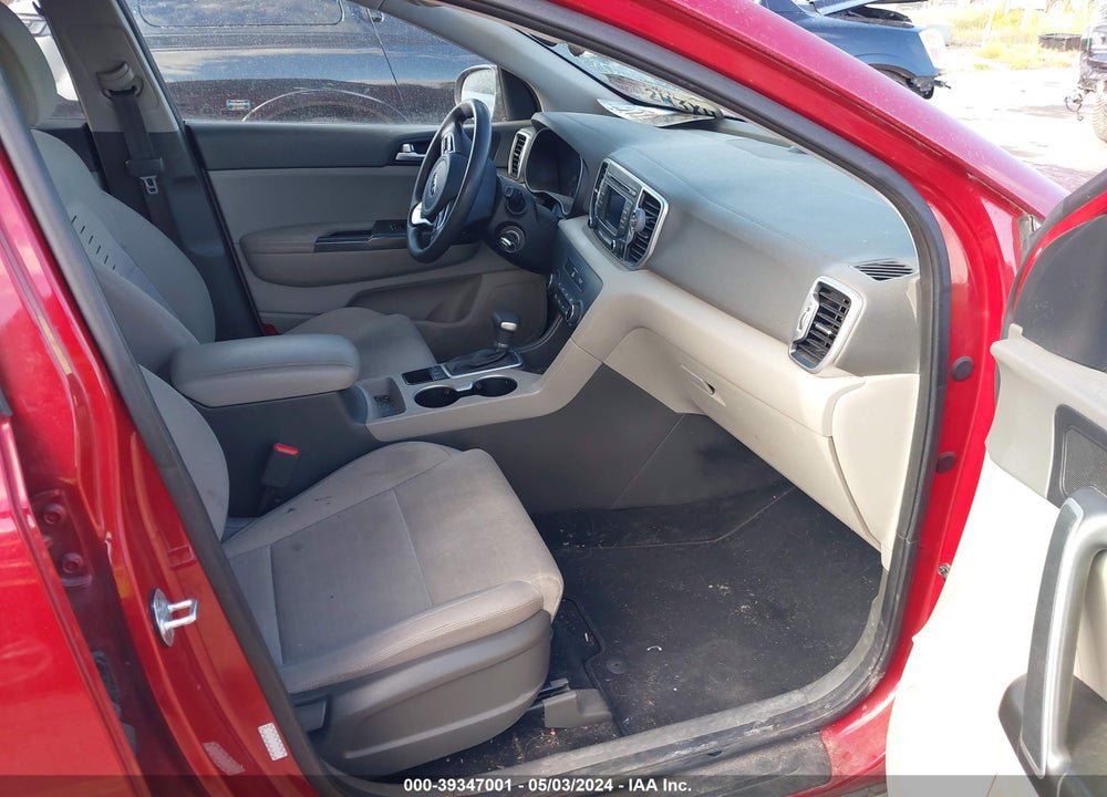 2018 KIA SPORTAGE LX VIN: KNDPMCAC8J7350529