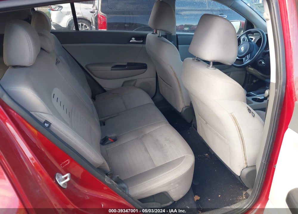 2018 KIA SPORTAGE LX VIN: KNDPMCAC8J7350529