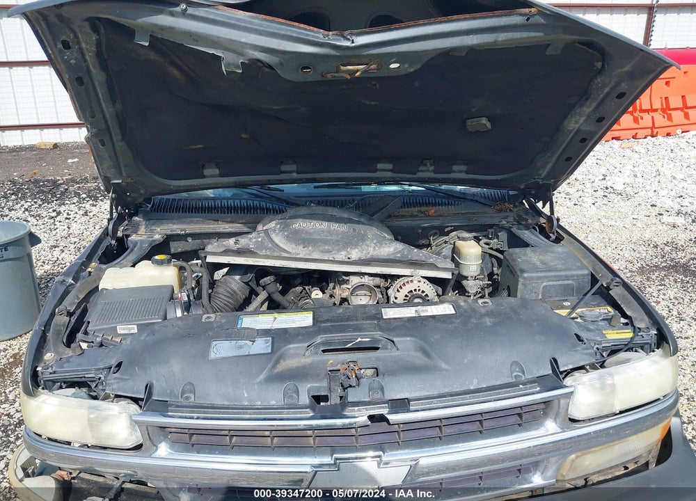 2001 CHEVROLET TAHOE LT VIN: 1GNEK13T31R133979