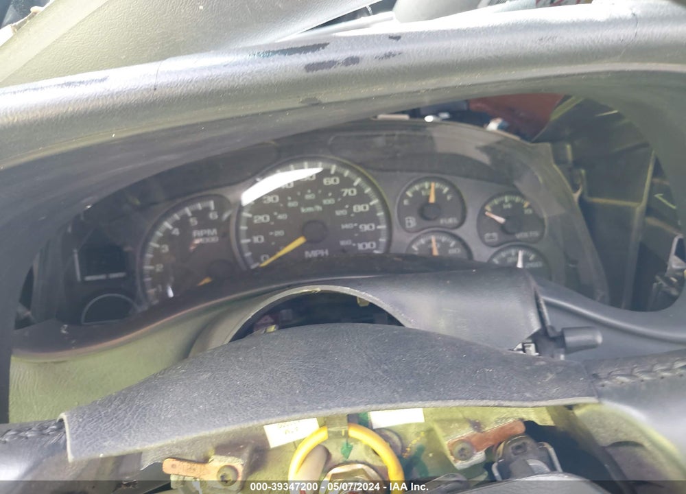 2001 CHEVROLET TAHOE LT VIN: 1GNEK13T31R133979