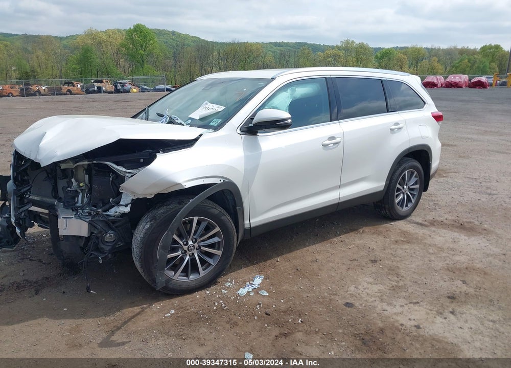 2019 TOYOTA HIGHLANDER XLE VIN: 5TDJZRFH3KS622717