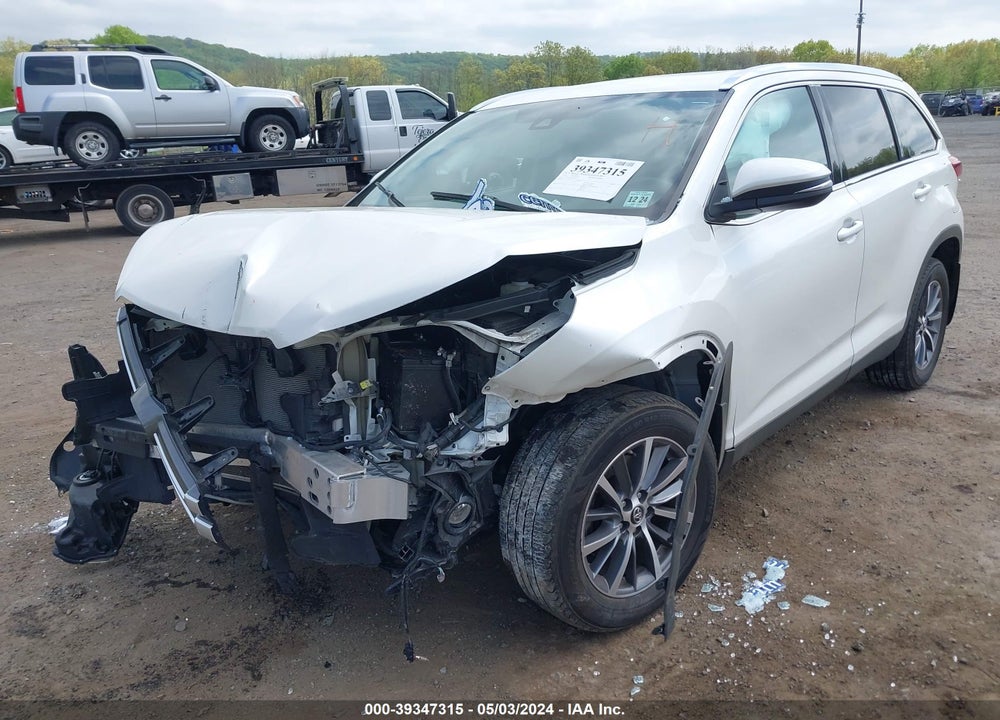 2019 TOYOTA HIGHLANDER XLE VIN: 5TDJZRFH3KS622717