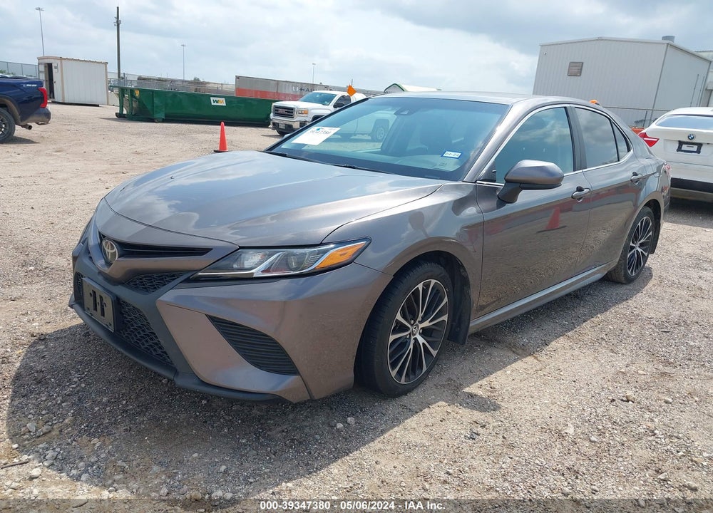 2018 TOYOTA CAMRY SE VIN: 4T1B11HKXJU597682