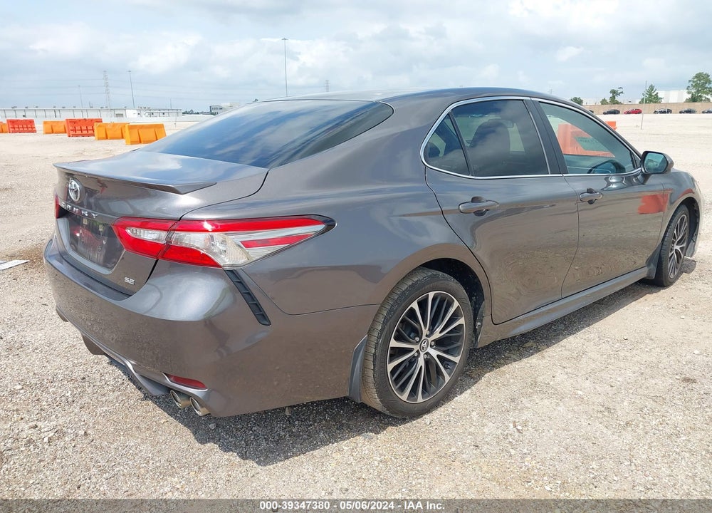 2018 TOYOTA CAMRY SE VIN: 4T1B11HKXJU597682