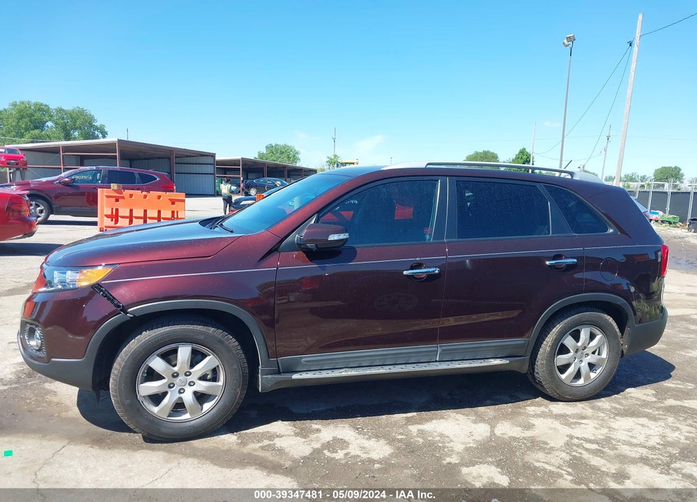 2012 KIA SORENTO LX VIN: 5XYKT3A65CG239207
