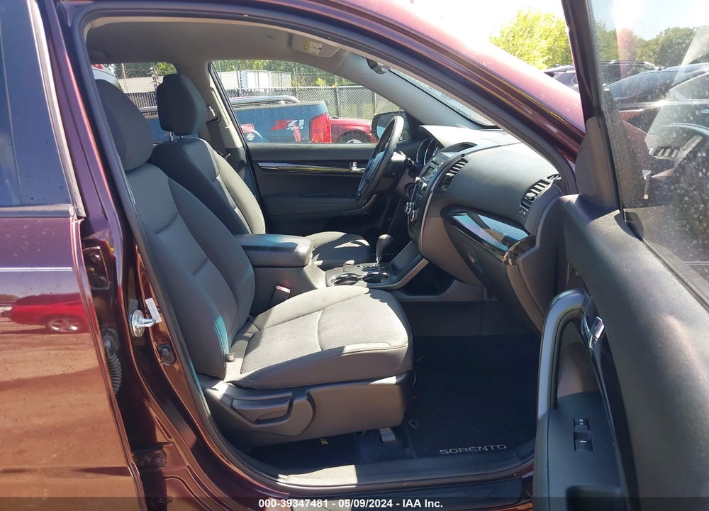 2012 KIA SORENTO LX VIN: 5XYKT3A65CG239207