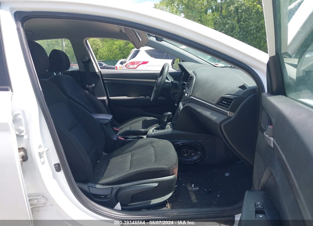 2019 HYUNDAI ELANTRA SE VIN: 5NPD74LF5KH463049