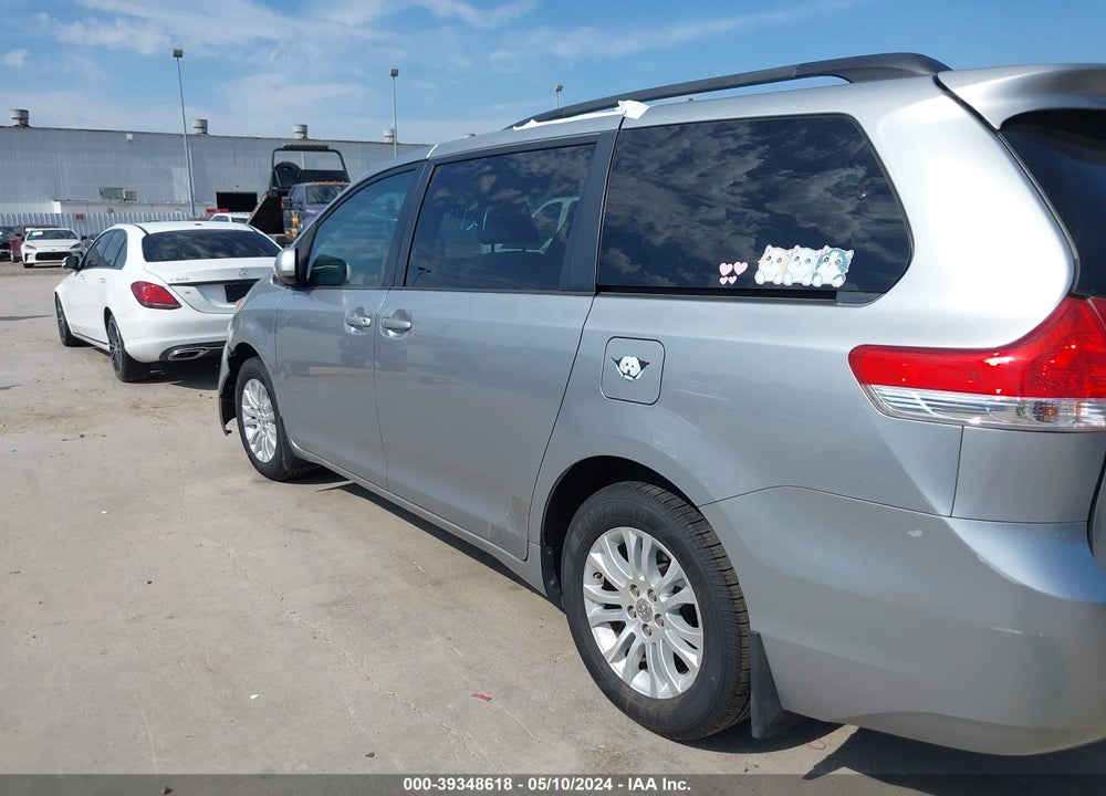 2011 TOYOTA SIENNA XLE V6 VIN: 5TDYK3DC2BS097334
