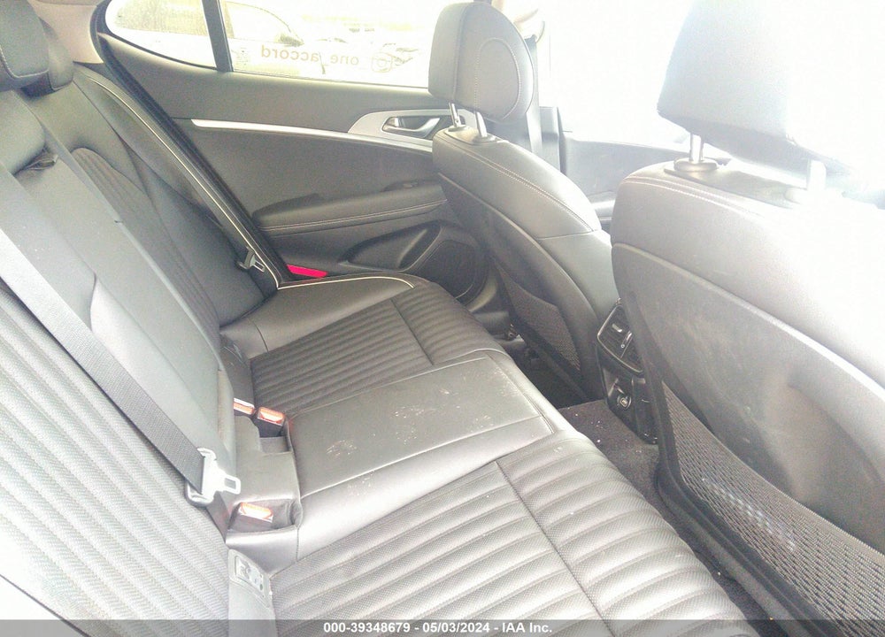 2021 GENESIS G70 2.0T AWD VIN: KMTG34LA1MU076117