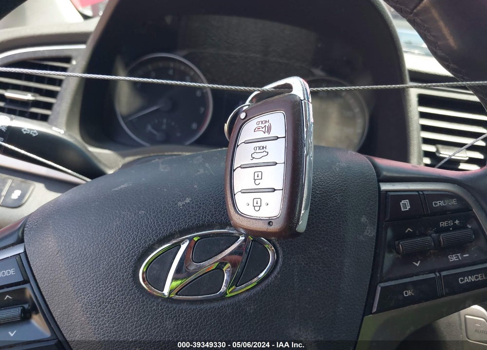 2017 HYUNDAI ELANTRA LIMITED VIN: 5NPD84LF8HH032064