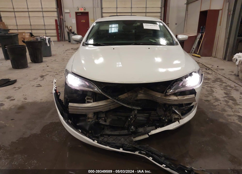 2016 CHRYSLER 200 LIMITED VIN: 1C3CCCAB1GN174568