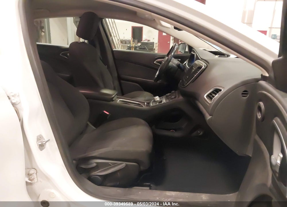 2016 CHRYSLER 200 LIMITED VIN: 1C3CCCAB1GN174568