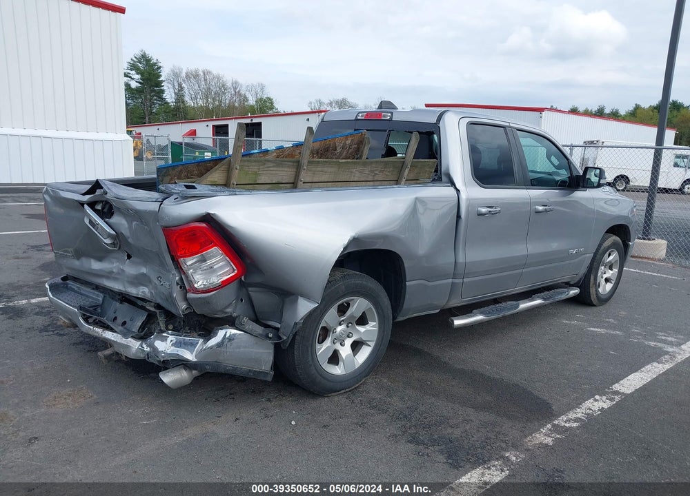 2019 RAM 1500 BIG HORN/LONE STAR QUAD CAB 4X4 6'4 BOX VIN: 1C6SRFBT4KN761572