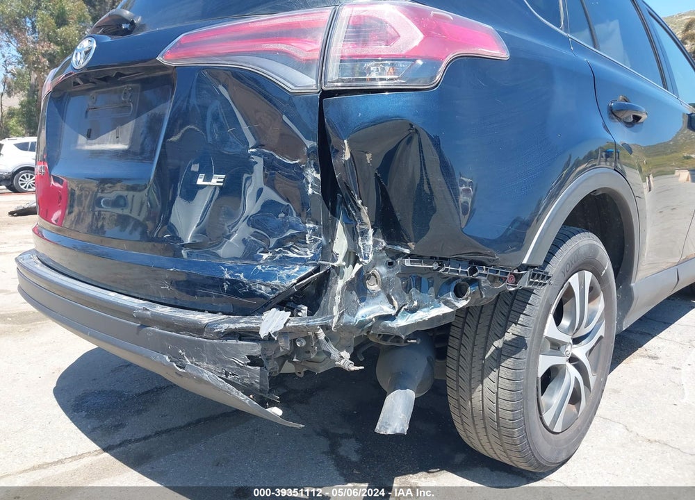 2018 TOYOTA RAV4 LE VIN: JTMZFREV4JJ195336