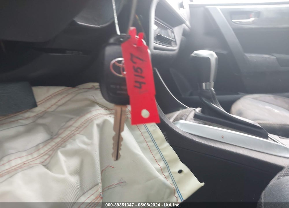 2017 TOYOTA COROLLA LE VIN: 5YFBURHE1HP706851