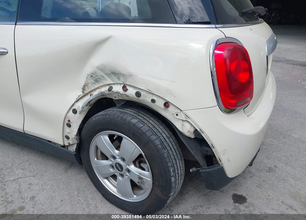 2015 MINI HARDTOP COOPER VIN: WMWXM5C57F3A58556