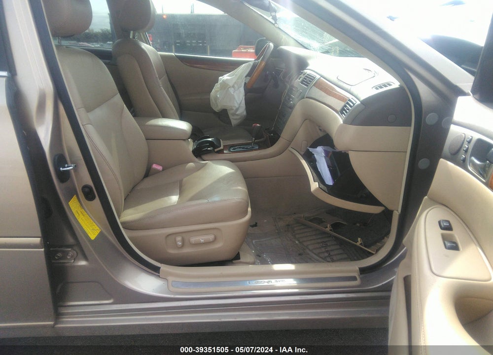 2005 LEXUS ES 330 VIN: JTHBA30G255140404