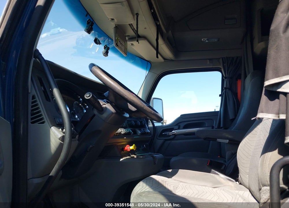 2019 KENWORTH T680 VIN: 1XKYDP9X5KJ187186