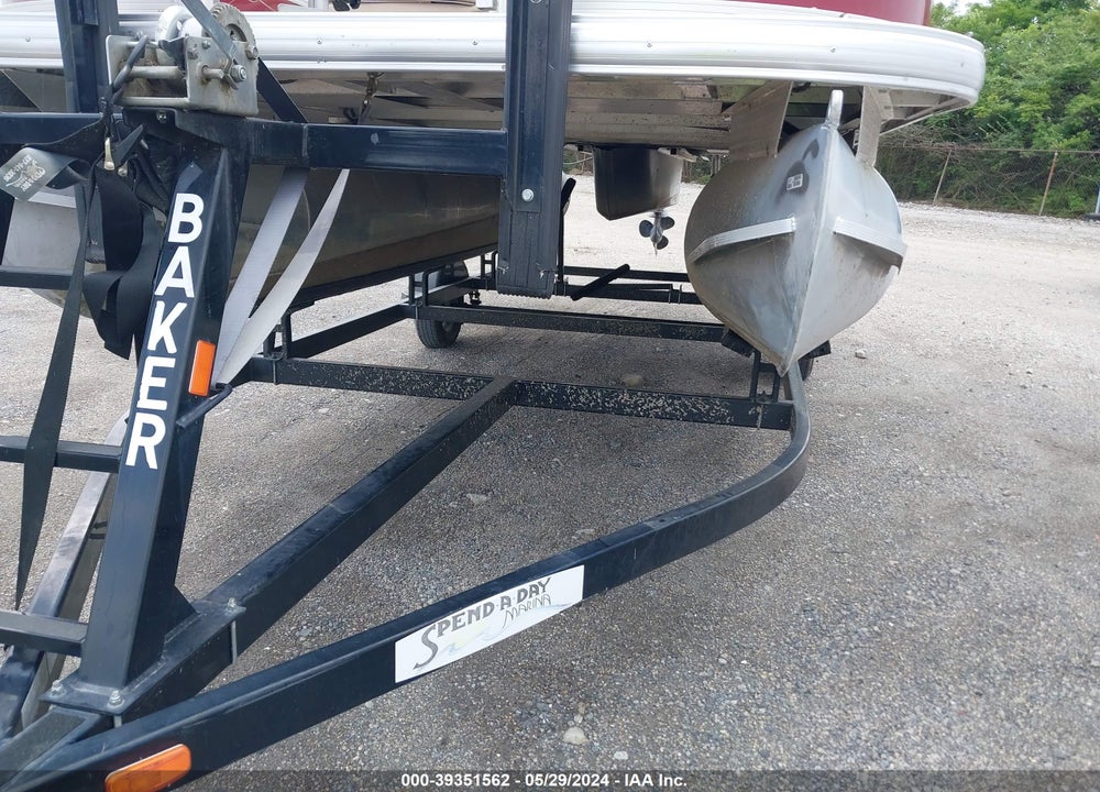 2018 SUNTRACKER BASS BUGGY VIN: BUJ48305H718
