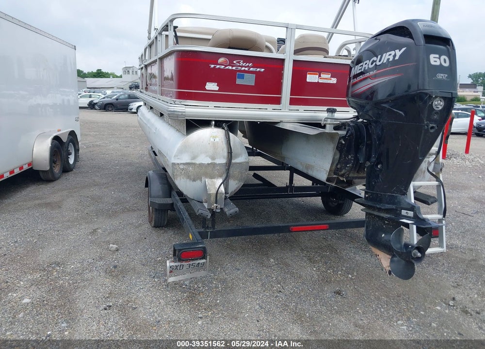 2018 SUNTRACKER BASS BUGGY VIN: BUJ48305H718