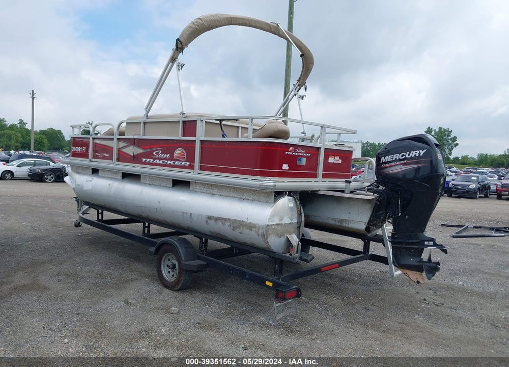 2018 SUNTRACKER BASS BUGGY VIN: BUJ48305H718
