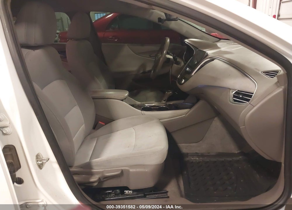 2018 CHEVROLET MALIBU LT VIN: 1G1ZD5ST2JF222563