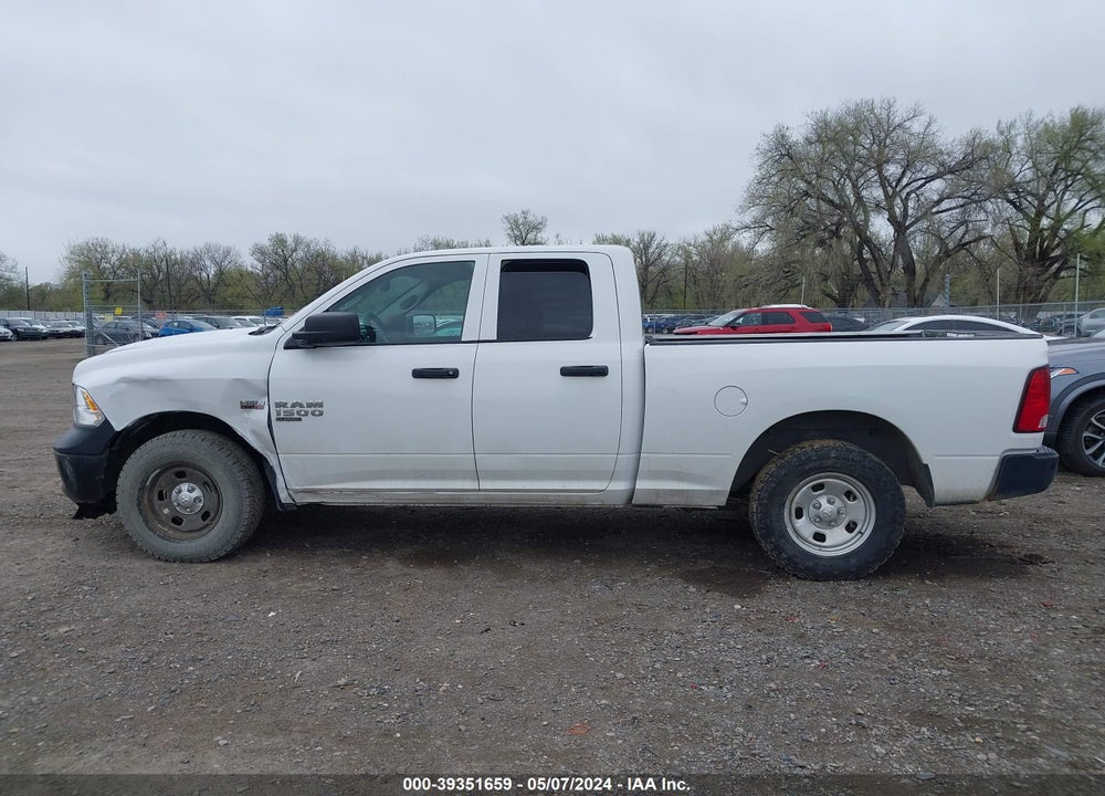 2019 RAM 1500 CLASSIC TRADESMAN QUAD CAB 4X4 6'4 BOX VIN: 1C6RR7FT5KS663151