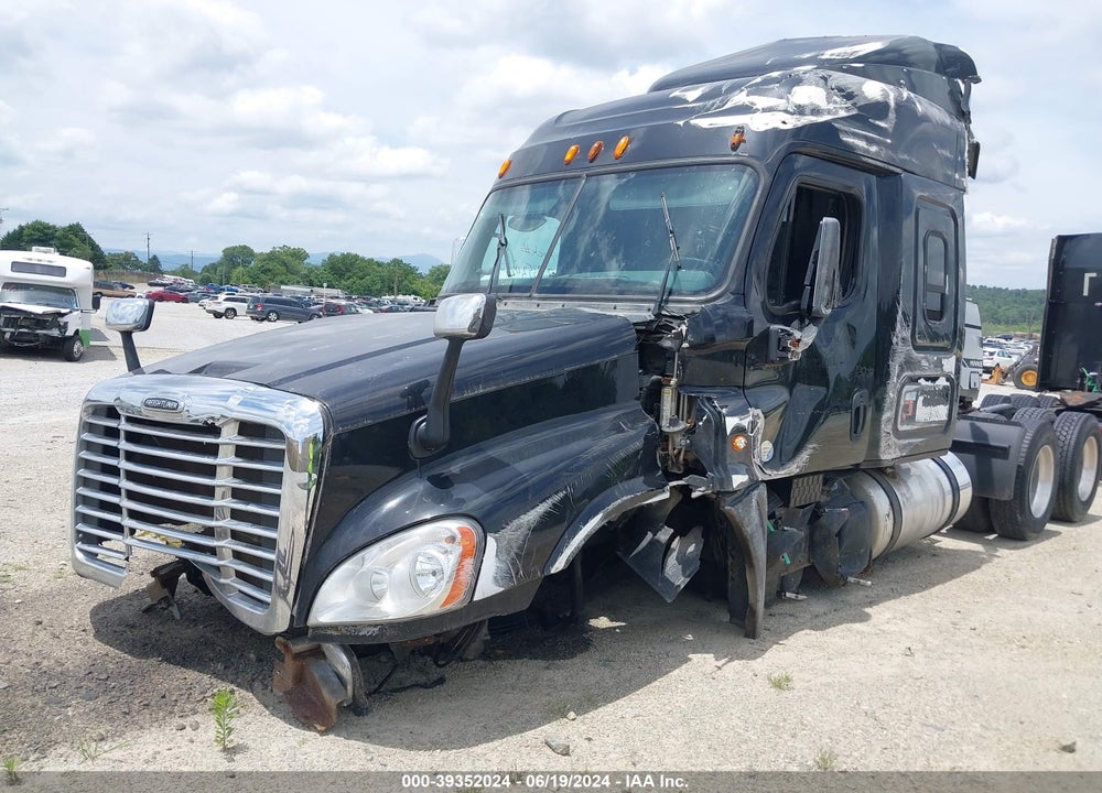2015 FREIGHTLINER CASCADIA 125 VIN: 3AKJGLBG8FSGM9399
