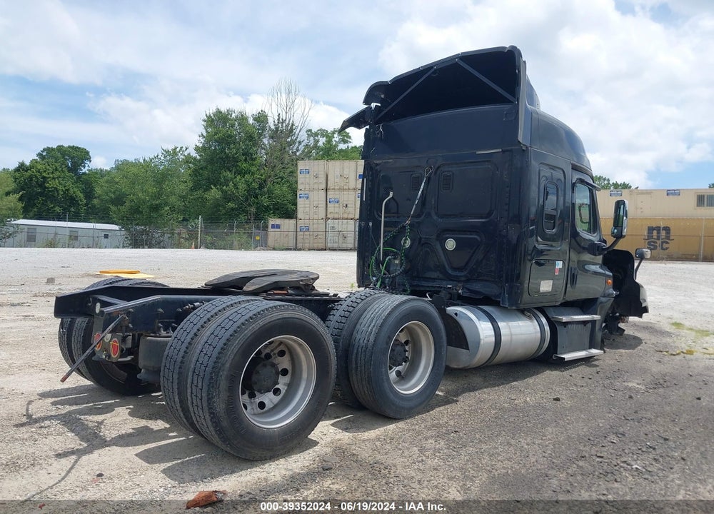 2015 FREIGHTLINER CASCADIA 125 VIN: 3AKJGLBG8FSGM9399
