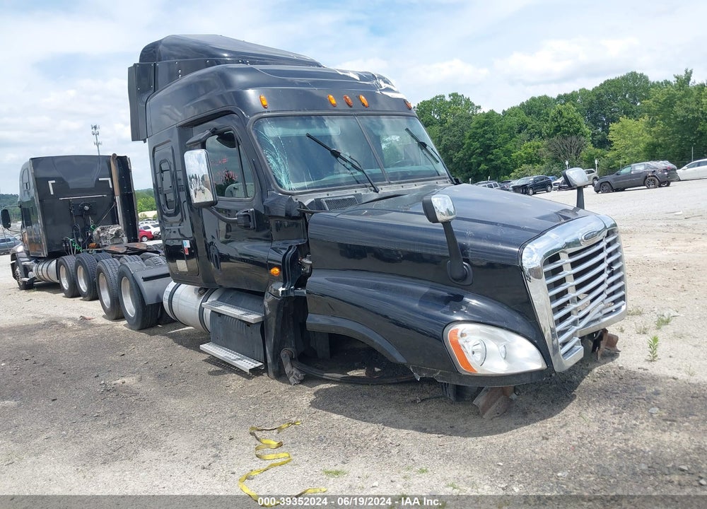 2015 FREIGHTLINER CASCADIA 125 VIN: 3AKJGLBG8FSGM9399