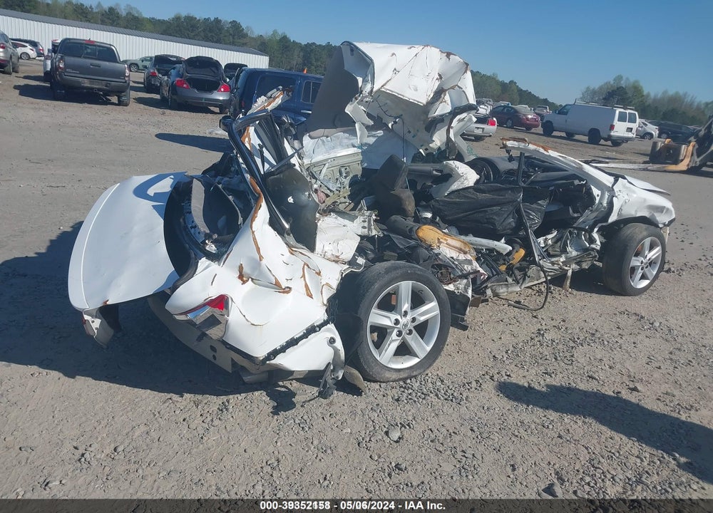 2012 TOYOTA CAMRY SE VIN: 4T1BF1FK8CU158083